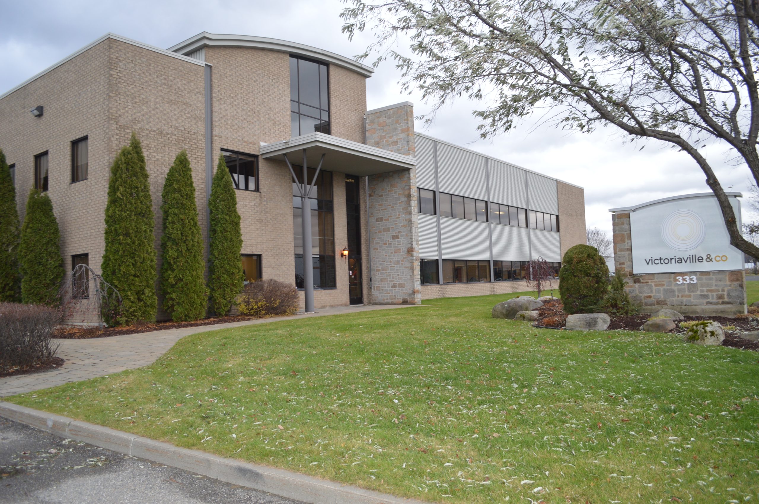 Victoriaville & Co. acquiert l'usine canadienne de Matthews Aurora