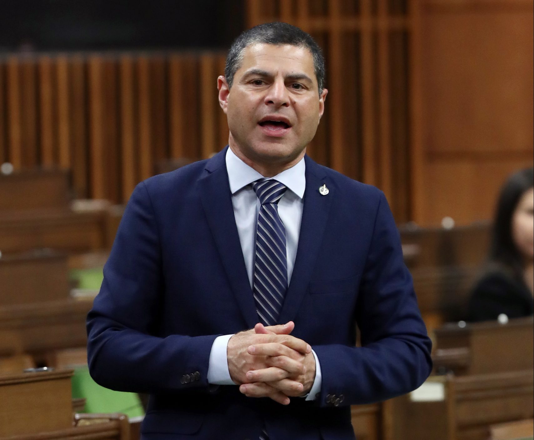 Le député Rayes invite la population à soutenir Romain Giguère et ...