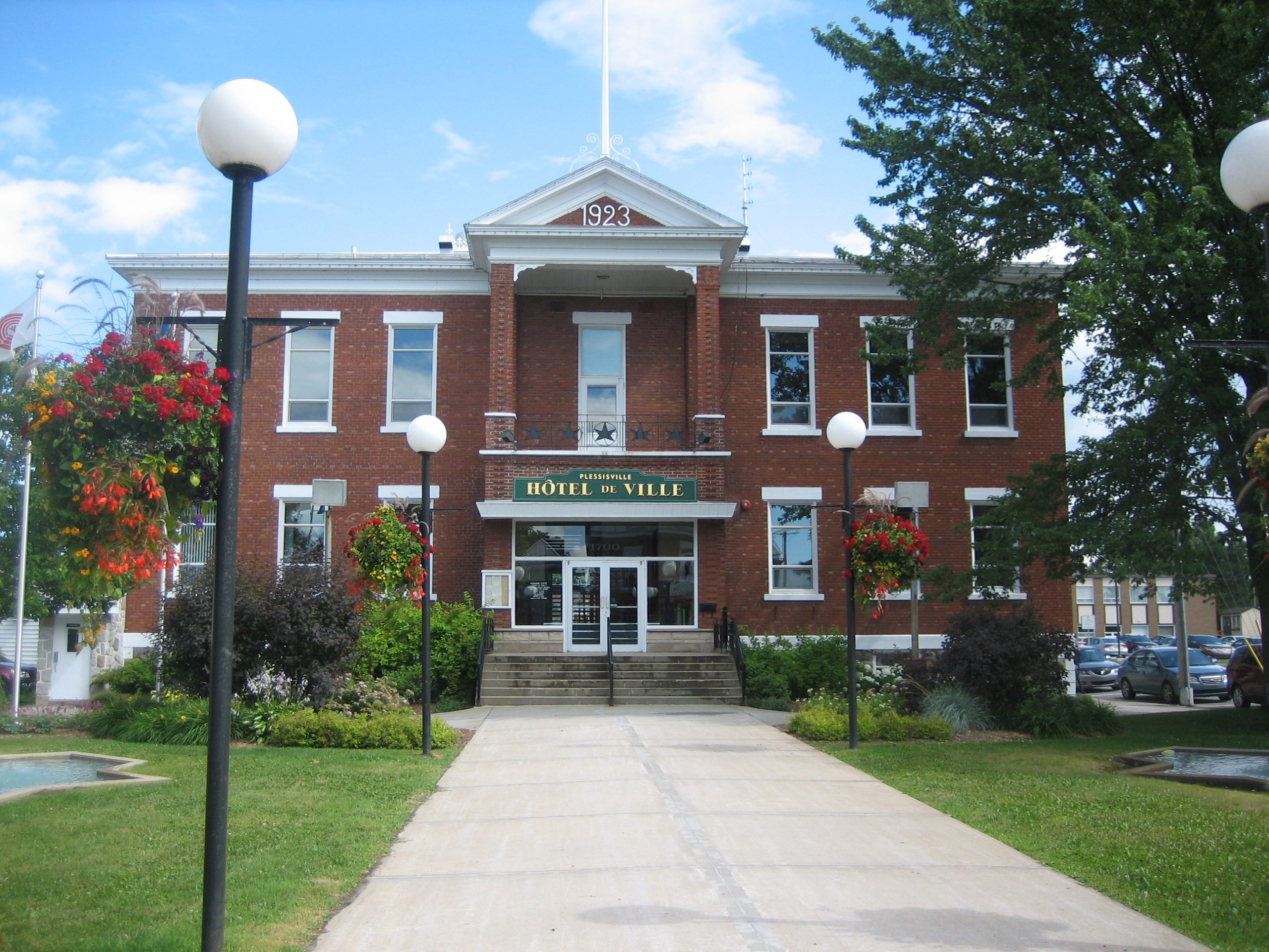 Plessisville ouvre son hôtel de ville au public La Nouvelle Union et