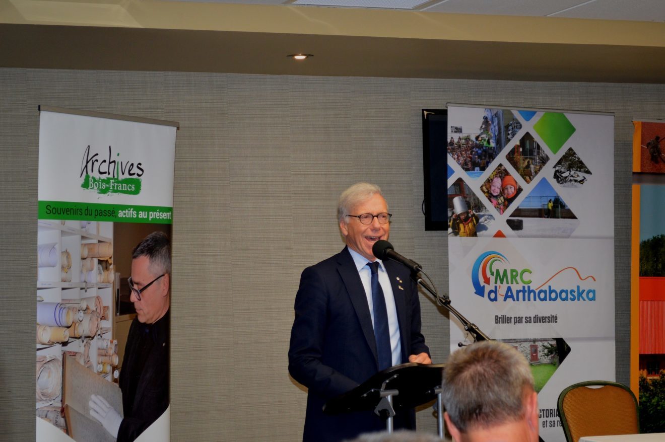 Pierre Bruneau à l'animation du 39e Panthéon La Nouvelle Union et L