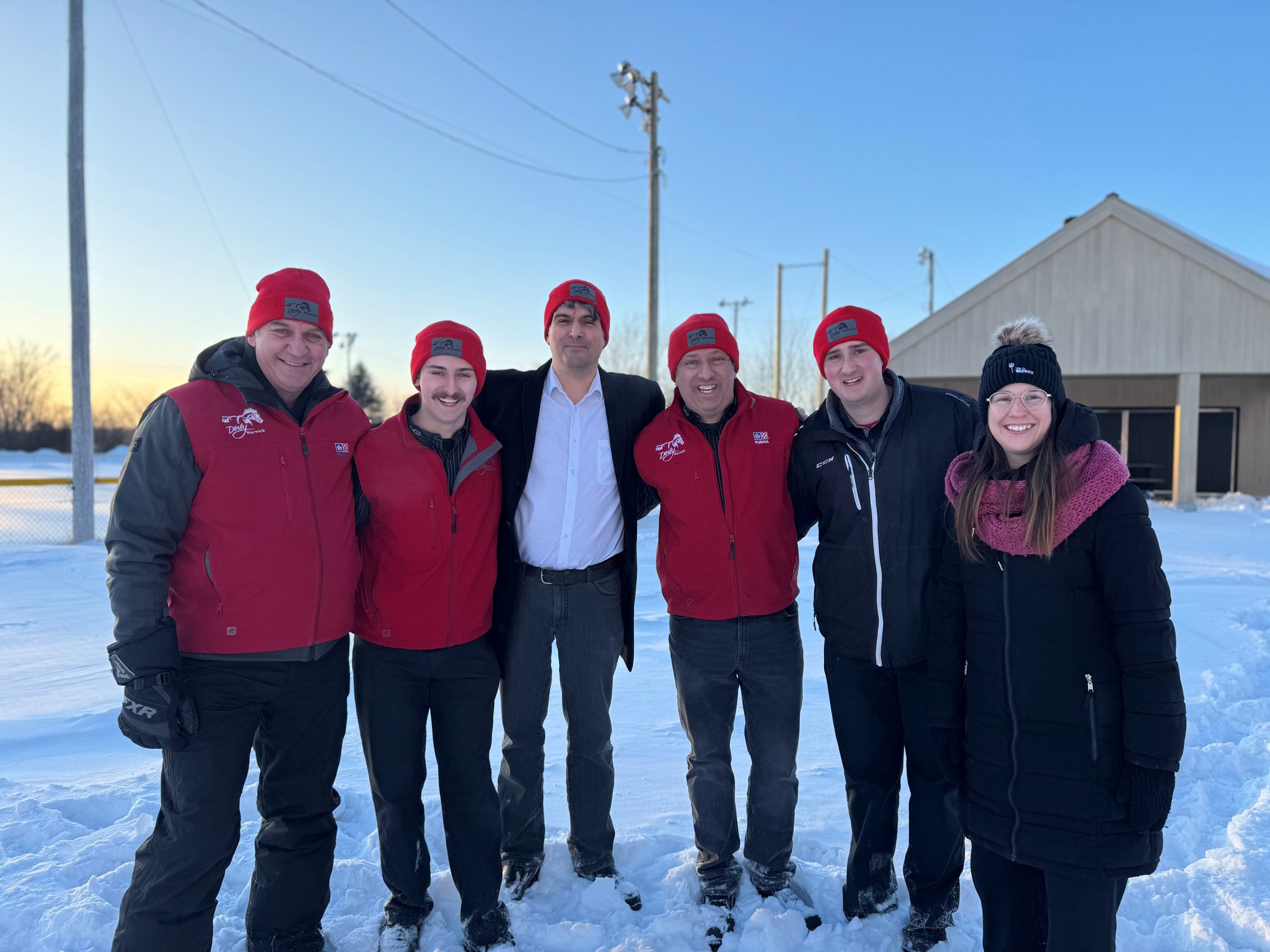 Le Bal des joues rouges et le Derby Warwick s'unissent - La Nouvelle ...