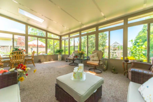 Vue d’un solarium 3 saisons Sher Auvents avec beaucoup de lumière