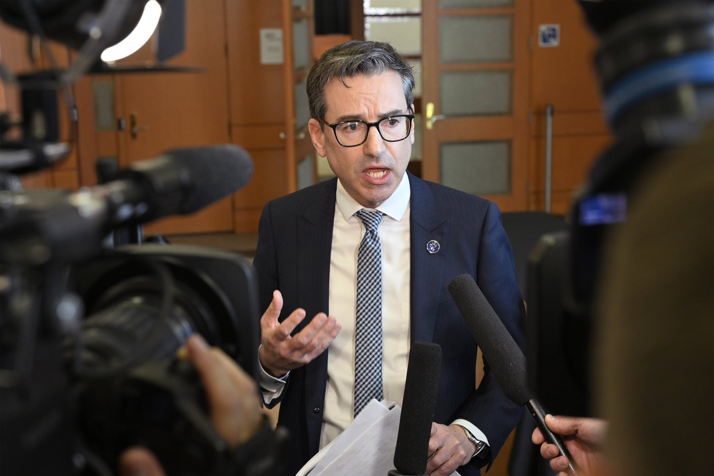 Ottawa accueille avec réserve la nomination de Pascal Paradis