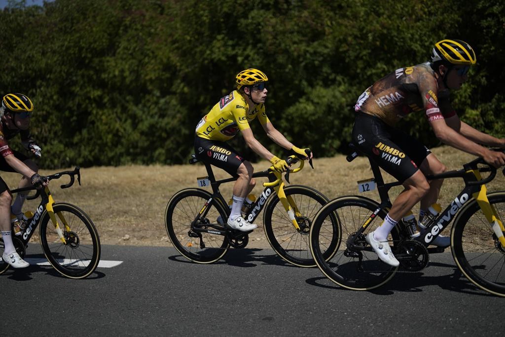 Philipsen gagne une étape étouffante; Vingegaard garde le jaune au Tour de France