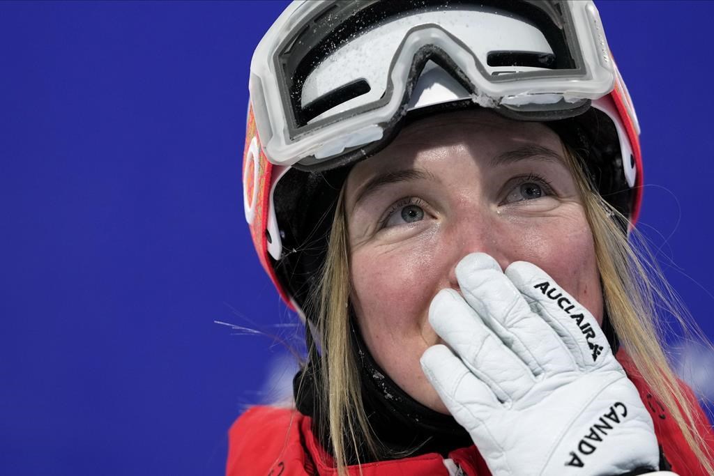 Justine Dufour-Lapointe réoriente sa carrière de skieuse, se joint au FWT