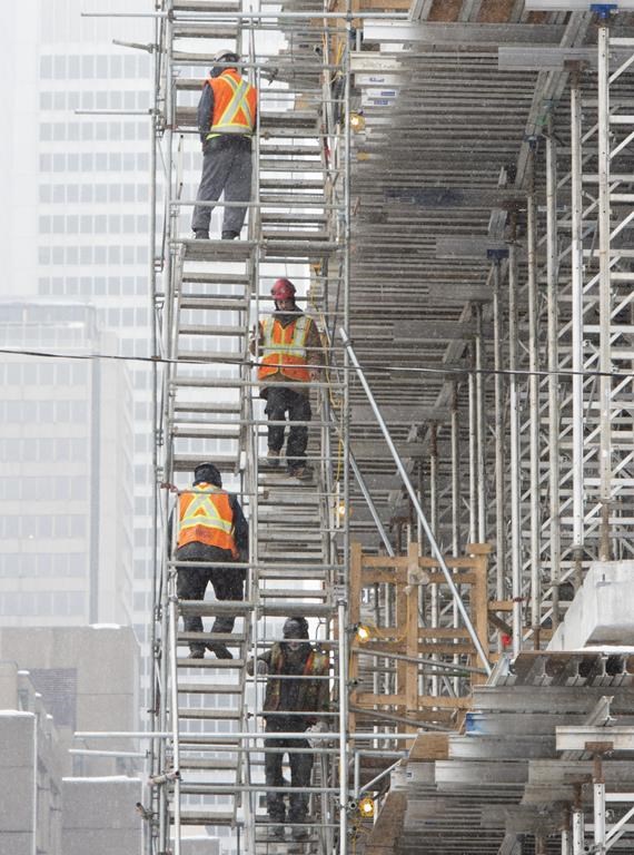 Crise du logement: constructeurs et propriétaires réclament des mesures fortes
